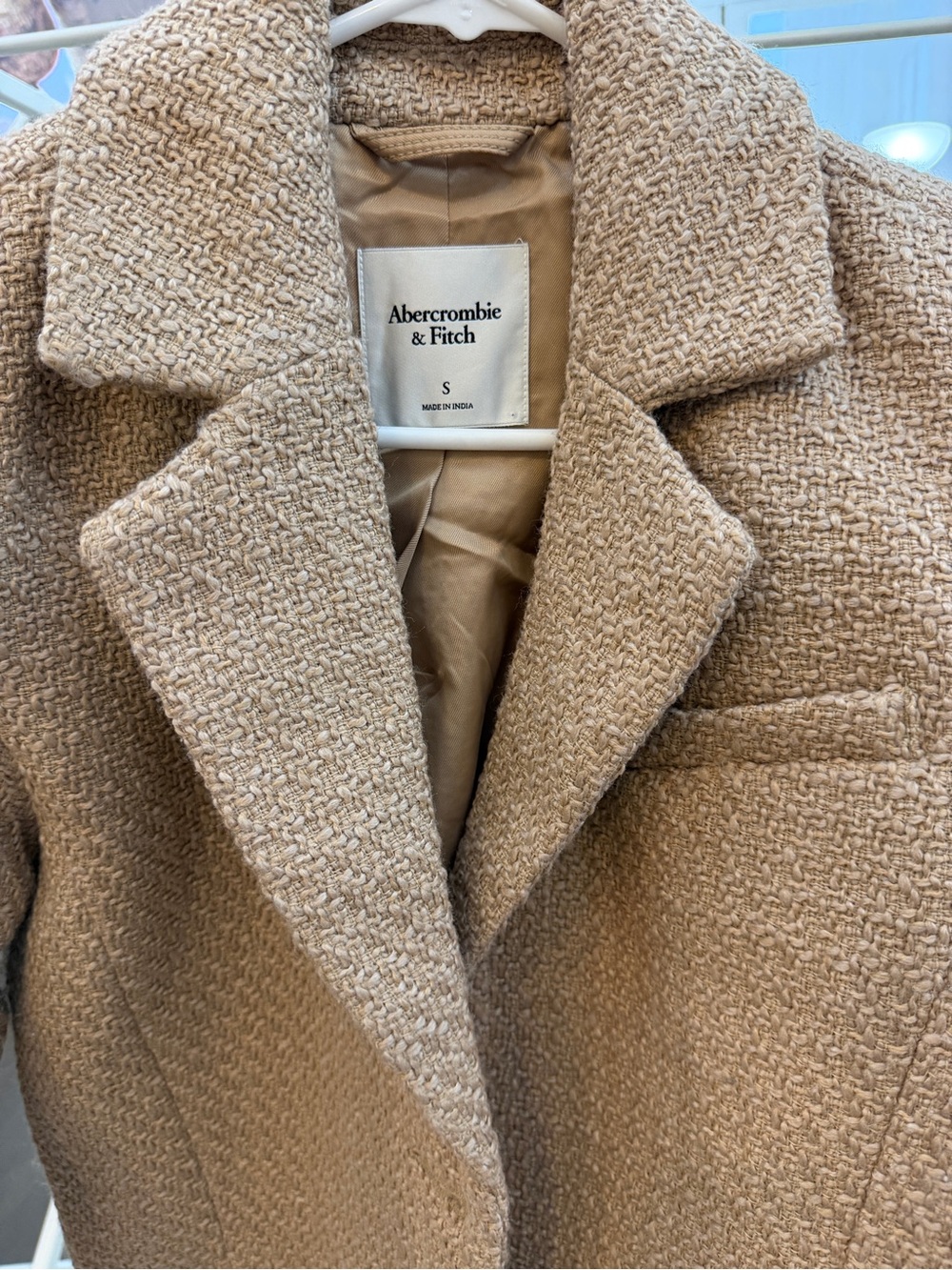 Abercrombie & Fitch Camel Bouclé Cropped Blazer - Picture 2 of 5